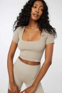 Ardene Ultra Crop Seamless Tee In Beige | Size | Nylon/Spandex