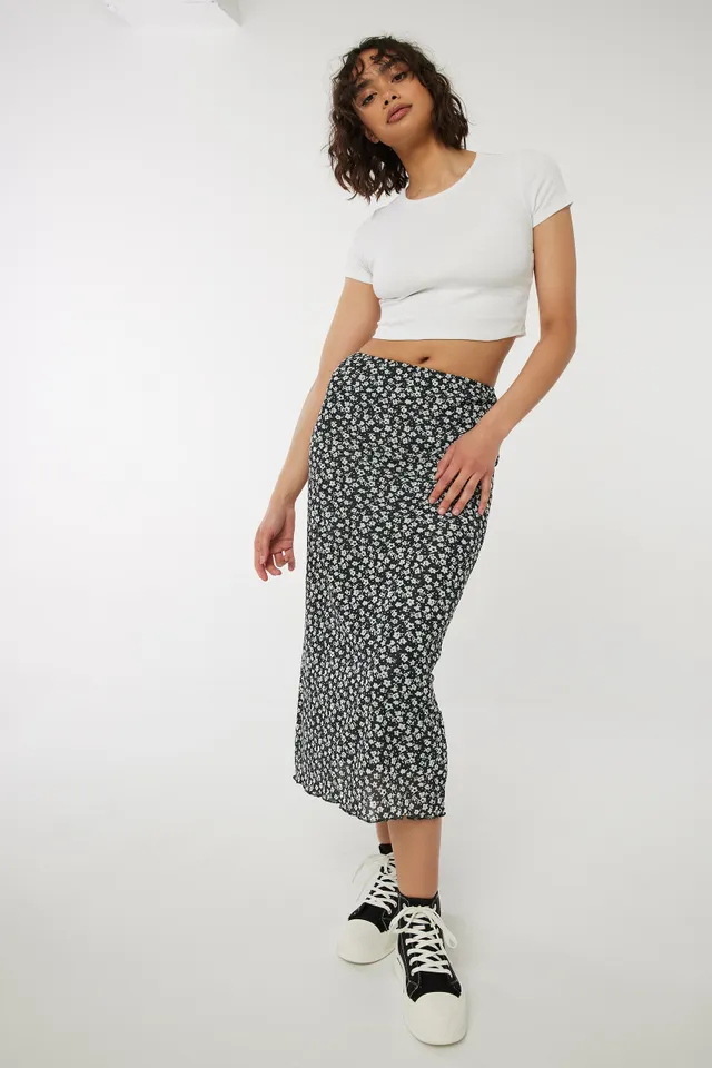 Ardene Ditsy Floral Mesh Maxi Skirt In | Size | Polyester/Spandex 3 Ardene Ditsy Floral Mesh Maxi Skirt In | Size | Polyester/Spandex